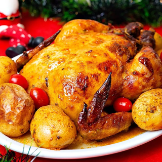 Frango assado recheado com batata é opção de encomenda neste Natal (Foto: Divulgação/Padoca do Enaldo)