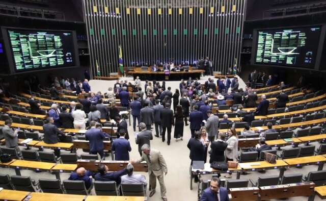 C&acirc;mara rejeita mudan&ccedil;as do Senado e aprova reforma tribut&aacute;ria