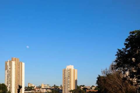 Sol predomina e máxima deve chegar aos 35ºC nesta terça em MS