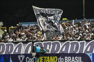 Torcida do Operário lotando arquibancada do Estádio Jacques da Luz (Foto: Juliano Almeida)