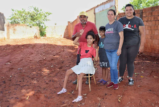 Rosa Rodrigues, dona de casa do bairro Tijuca II, foi surpreendida ao saber que sua casa será reformada