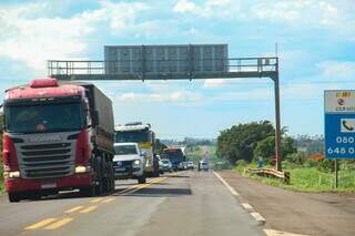 Movimentação intensa de veículos em trecho da BR-163 que faz o contorno em Campo Grande (Foto: Arquivo/Juliano Almeida)