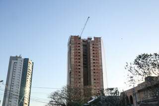 Prédio sendo construído em Campo Grande (Foto: Paulo Francis)