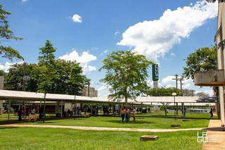 Circulação de estudantes no campus da UFGD, em Dourados. (Foto: Reprodução/UFGD)