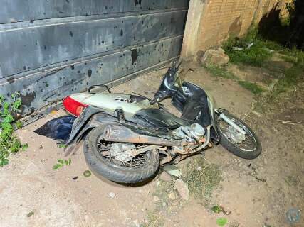 Motociclista é lançada a 10 metros ao ser atropelada por carro