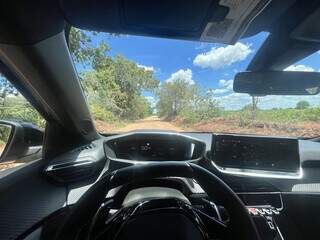 Visual do motorista é ótima, o carro é ágil e transmite segurança. (Foto Márcio Martins)