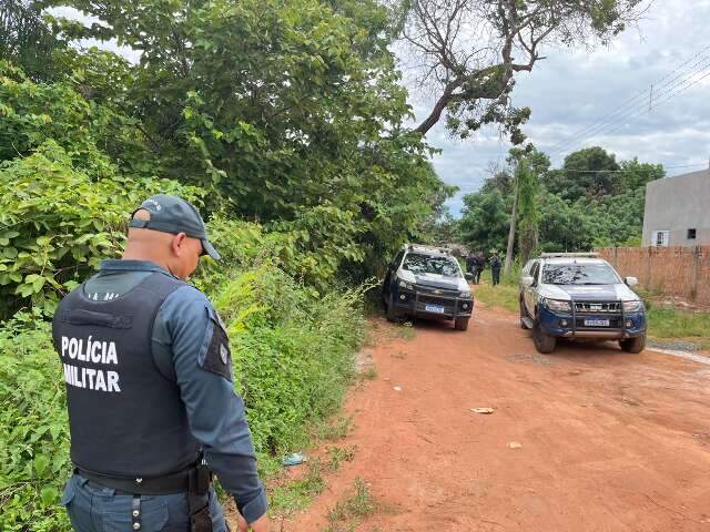 Dois traficantes s&atilde;o mortos em confronto com a pol&iacute;cia no meio de matagal