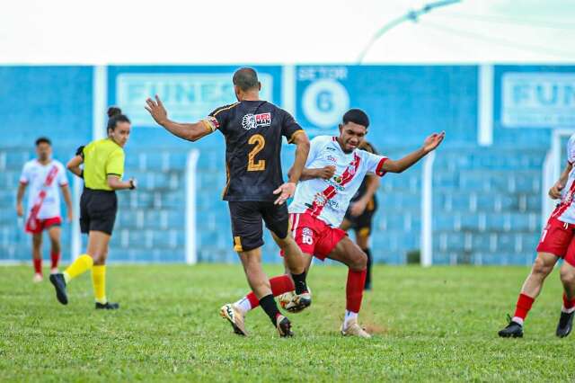 Federa&ccedil;&atilde;o de Futebol espera ter segunda divis&atilde;o com at&eacute; 12 clubes 