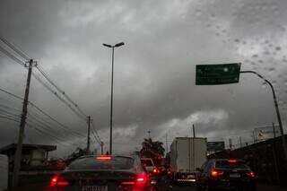 Chuva registrada no Centro de Campo Grande em dezembro (Foto: Juliano Almeida) 