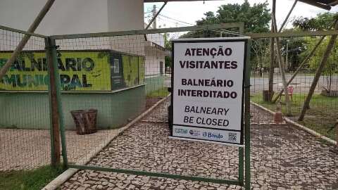 Temporal em Bonito causa queda de árvores e fecha balneário municipal