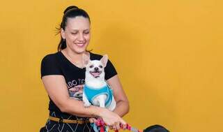 Sullen e Baby, chihuahua que chegou ns família a quase 4 anos (Foto: Arquivo pessoal)