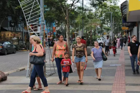 Veja o que abre e o que fecha na véspera e no Natal