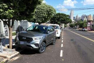 Hyundai Creta permanece na mesma posição desde o acidente na manhã desse domingo (Foto: Henrique Kawaminami)