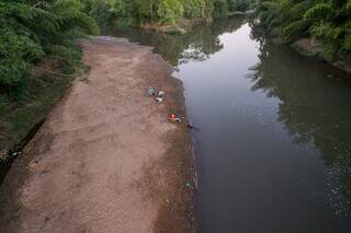 Assoreado e com agrotóxico, o Rio Santo Antônio (à esquerda) é afluente do Miranda (à direita). (Foto: Paulo Francis)