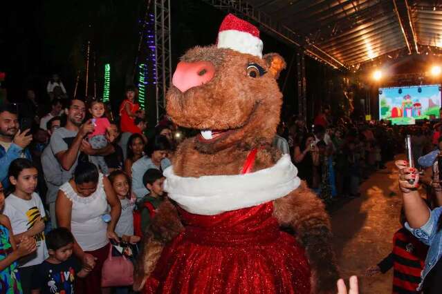 Parada Natalina, show e feira gastron&ocirc;mica agitam Natal 