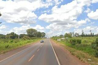 BR-262, em Ribas do Rio Pardo, onde jovem foi encontrado morto. (Foto: Reprodução | Google)