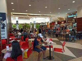 Praça de alimentação e lazer de shoppings poderão funcionar nesta quarta-feira (Foto/Arquivo)