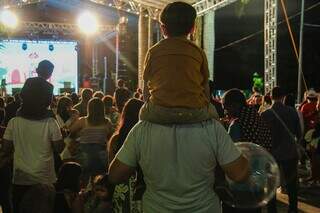 Palco montado na Cidade do Natal tem atrações diárias (Foto: Juliano Almeida/Arquivo)