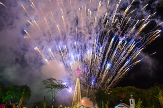 Fogos de artifício durante a virada do ano celebrada na antiga Cidade do Natal. (Foto: PMCG/Ana Paula Fernandes)