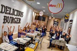 Momento de confraternização das crianças em shopping da Capital (Foto: Arquivo pessoal)