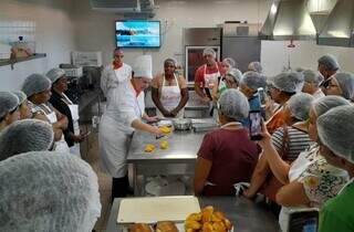 Curso de panificação oferecido pelo MS Qualifica (Foto: Divulgação/Funtrab)