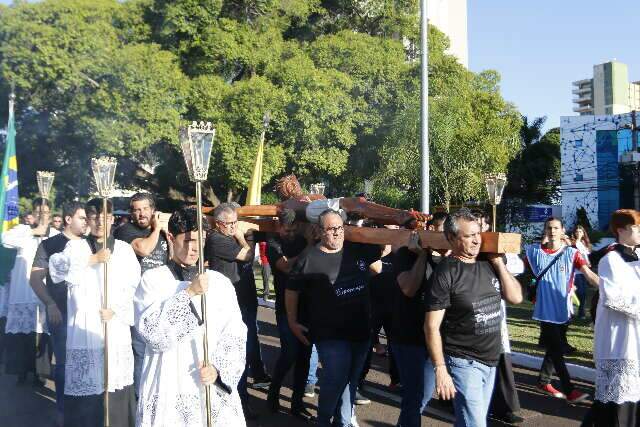 Jubileu Cat&oacute;lico come&ccedil;a com multid&atilde;o em prociss&atilde;o e mensagem de esperan&ccedil;a