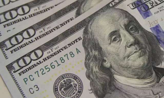 D&oacute;lar sofre queda e fecha a R$ 6,17 no &uacute;ltimo preg&atilde;o do ano