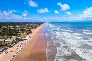 Vista do litoral em Aracaju; se a decisão for curtir as férias em praias da capital sergipana tem opção de passagem a R$ R$ 1.026 saindo de Campo Grande (Foto: Reprodução)