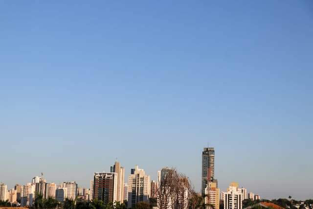 Semana come&ccedil;a com Sol, mas chuva pode aparecer e com risco de temporais