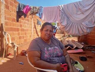 Perla Elizabeth Mendes, 48, mora no Samambaia há 3 anos (Foto: Ana Beatriz Rodrigues)