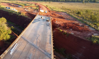 Obra do anel viário de Três Lagoas, para tirar o tráfego pesado do perímetro urbano (Foto: Perfil News)