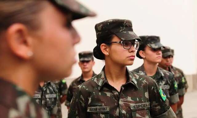 Alistamento militar feminino come&ccedil;a amanh&atilde; com vagas em tr&ecirc;s cidades de MS