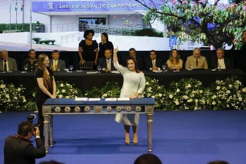 Primeira prefeita eleita na Capital, Adriane come&ccedil;ou vendendo sorvete