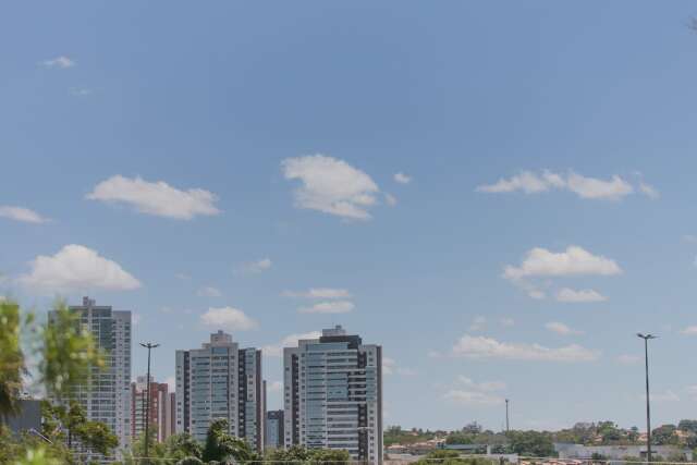 Ano come&ccedil;a com previs&atilde;o de chuva e term&ocirc;metros marcando 34&deg;C em MS