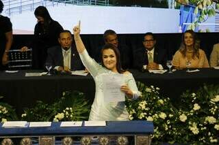 Adriane assume com discurso voltado &agrave;s mulheres