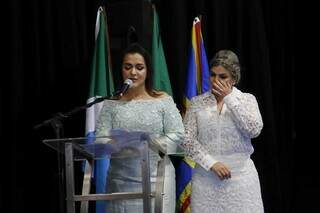 Adriane assume com discurso voltado &agrave;s mulheres