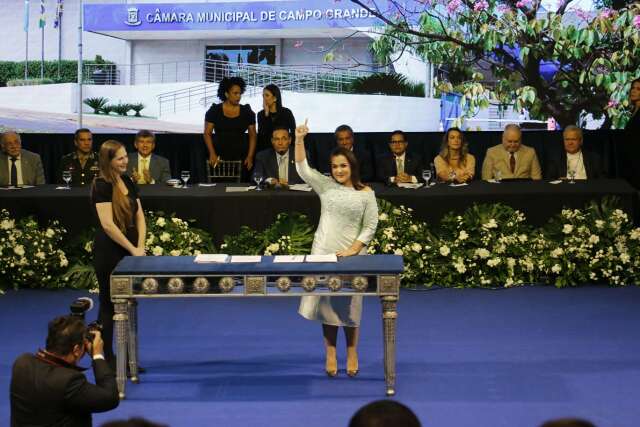 Primeira prefeita eleita na Capital, Adriane come&ccedil;ou vendendo sorvete