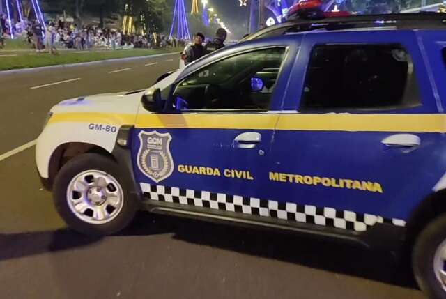 Homem &eacute; agredido e preso ap&oacute;s passar as m&atilde;os em menina de 13 anos