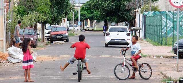 Alunos dizem estar preparados para deixar celular longe da escola em 2025