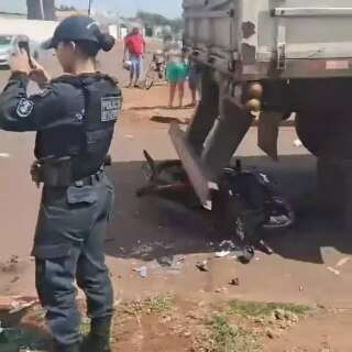 Motociclista tem pé amputado em acidente envolvendo caminhão  