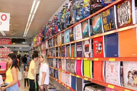 Maioria ainda não começou a pesquisar preço de material escolar