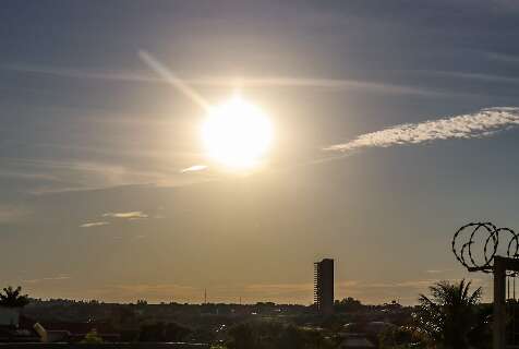 Capital tem possibilidade de chuva isolada e m&aacute;xima de 34&ordm;C