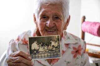 Com 99 anos, Elida j&aacute; matou cobra &#039;na bala&#039; e n&atilde;o tem medo da morte