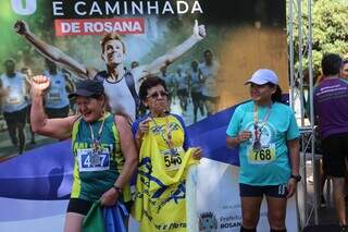 Cida superou depress&atilde;o com corrida e comemora 70 anos em maratona