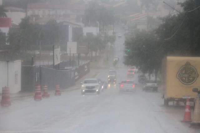 Chove no fim da manh&atilde; e meteorologia emite alerta de &quot;perigo&quot; para MS