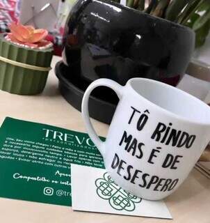 Para fugir da ansiedade, Patrick fala tudo o que pensa em caneca