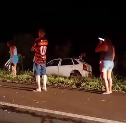 Acidente entre carros mata passageira de 42 anos na BR-060