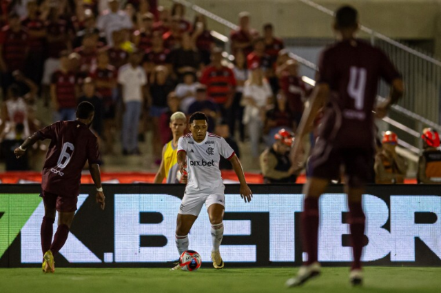 Flamengo e Vasco empatam pela segunda rodada do Carioca