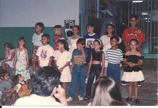 Refazer foto de escola 30 anos depois foi pura emo&ccedil;&atilde;o em Bonito