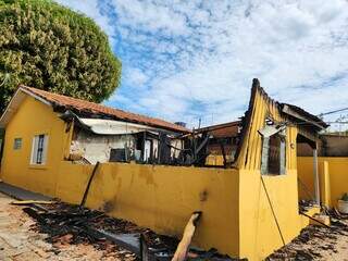 Inc&ecirc;ndio n&atilde;o destr&oacute;i s&oacute; uma casa, diz mulher: &ldquo;Perdemos parte da nossa hist&oacute;ria&rdquo;